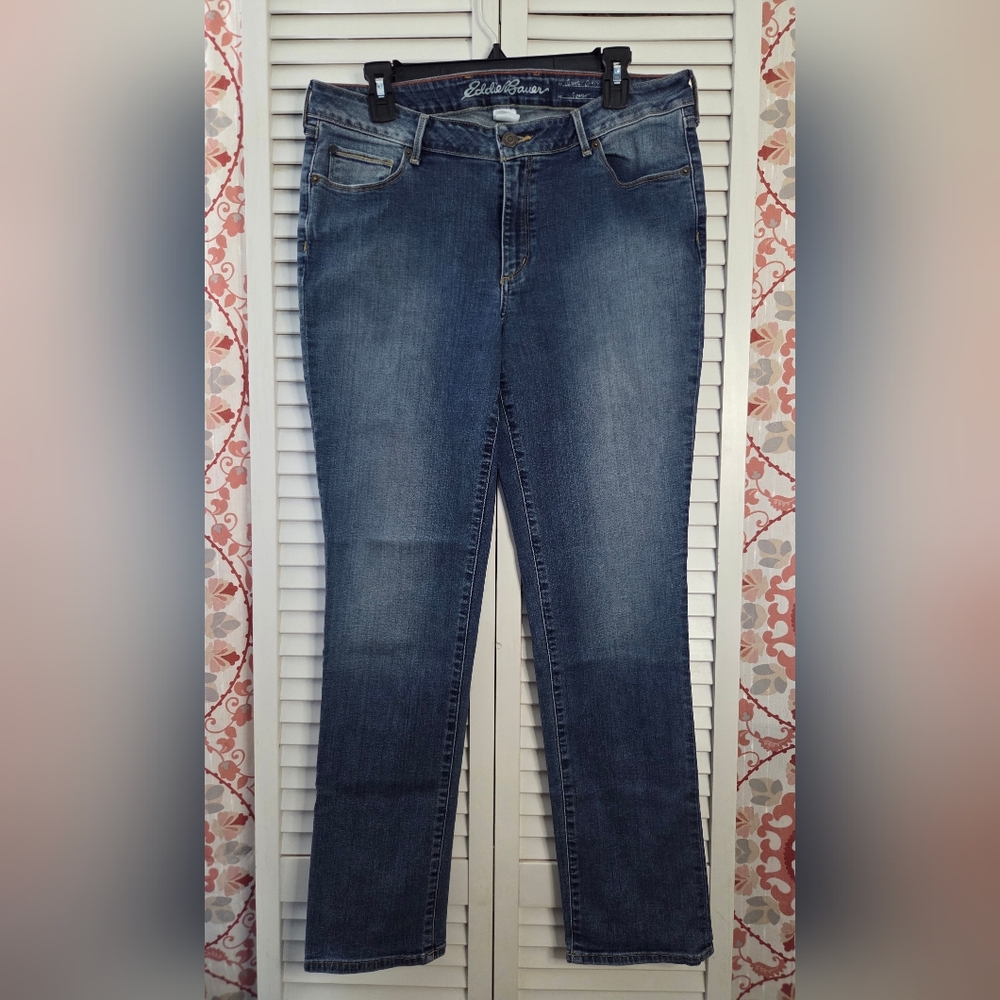 Eddie Bauer Women's Straight Leg Jeans 'Slighty Curvy' Fit Size 14
